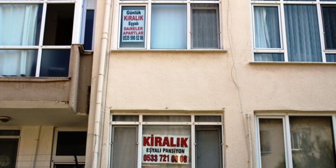 Ayvalık’ta Jandarma Kayıt Altında Olmayan Günlük Kiralık Dairelere Cezai İşlem Uyguluyor