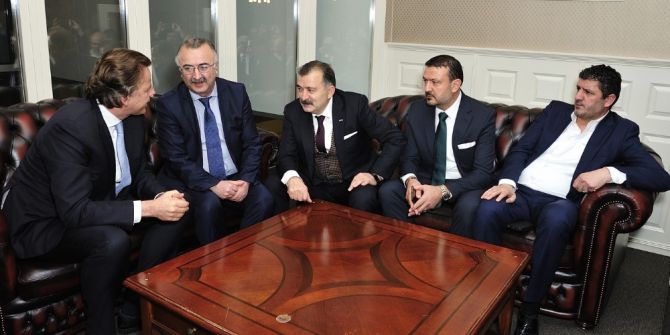 Hollanda Dışişleri Bakanı Koenders’den Türk Şirketine Ziyaret