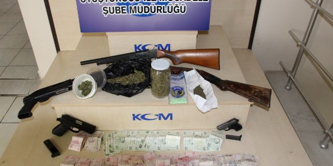 Uşak’ta Uyuşturucu Tüccarlarına Operasyon