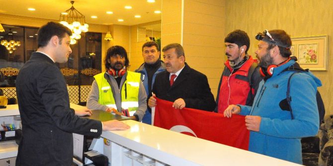 Başkan Karabacak, “Kardeşlik İçin Evet” Diyen Aktivistler İle Yürüdü