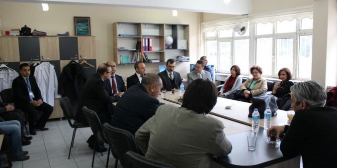 Burhaniye’de Okuma Saatleri Devam Ediyor