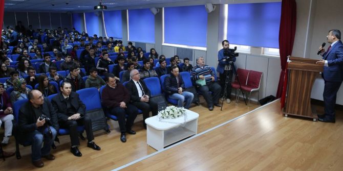 Başkan Karabacak, Gençlere Başarıya Giden Yolu Anlattı