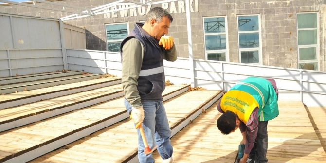 Parklarda Bahar Temizliği Devam Ediyor