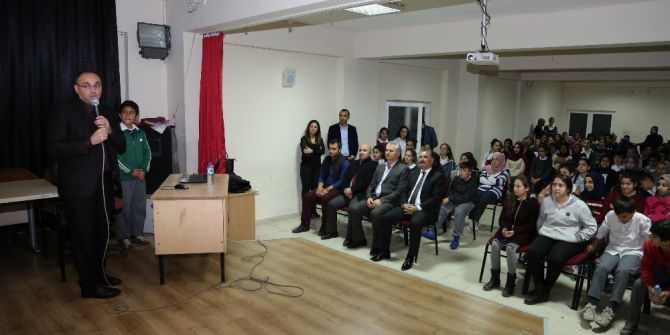 Toroslar Belediyesi’nden Öğrencilere ‘Çanakkale Zaferi’ Konferansı