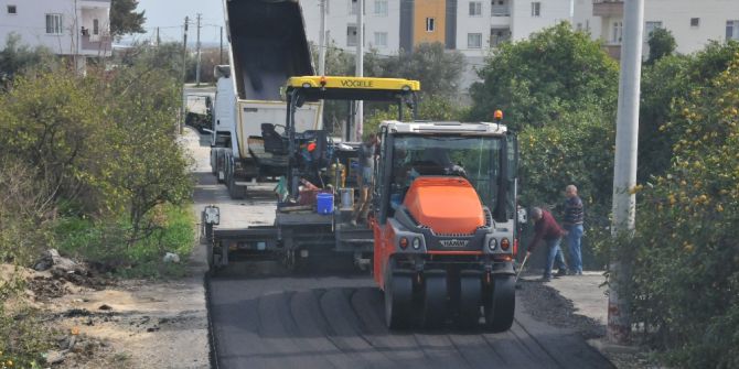 Erdemli’de Asfalt Çalışmaları Devam Ediyor