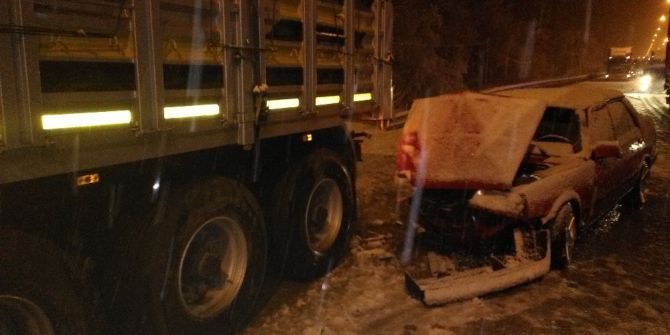 Yağışlı Hava Kazalara Yol Açtı: 3 Yaralı