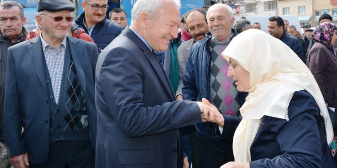 Lapseki’de Umreciler Kutsal Topraklara Uğurlandı