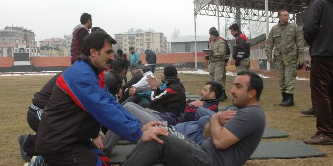 Vatana Hizmet İçin Kar Altında Ter Döktüler