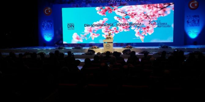 Diyanet İşleri Başkanı Görmez: “Topluma İnsan Yetiştirin, Taraftar Toplamayın”