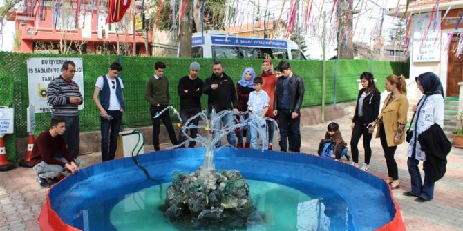 Beyaz Kalpler, Cam Sanat Merkezinde