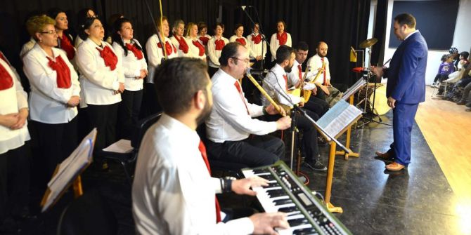Çukurhisar’da Türk Halk Müziği Korosu Konseri