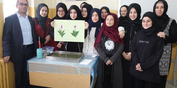 Lise Öğrencileri Ebru Sanatıyla Buluştu