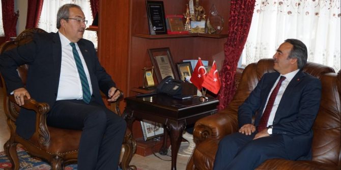 Neü Rektörü Bağlı, Belediye Başkanı Ünver’i Ziyaret Etti
