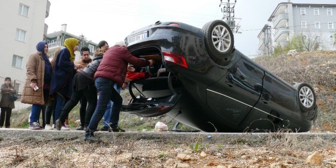 Ters Dönen Araçtan Burnu Bile Kanamadan Çıktı
