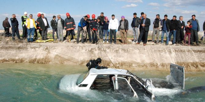Sürücüsü Kalp Krizi Geçiren Otomobil Sulama Kanalına Uçtu