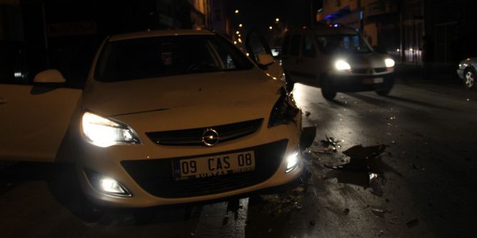 Alkollü Sürücü 6 Araca Çarptıktan Sonra Yakalandı