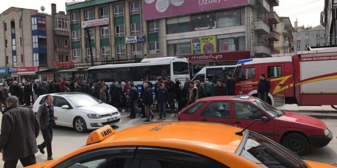 Otobüsün Altında Kalan Anne Ve Kızı Hayatını Kaybetti