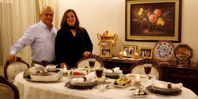 Yemek Kitabının Geliriyle Kız Öğrencilere Burs Verecek