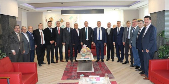 Başkan Ergün, Akhisarlı Oda Başkanlarına Projeleri Anlattı