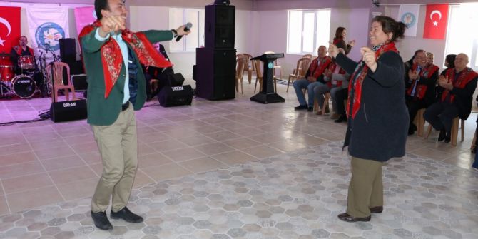 Kırsal Mahalledeki Konsere Kadınlardan Büyük İlgi