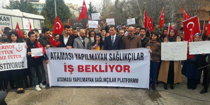 Başkent’te Atanamayan Sağlıkçılar Eylem Yaptı