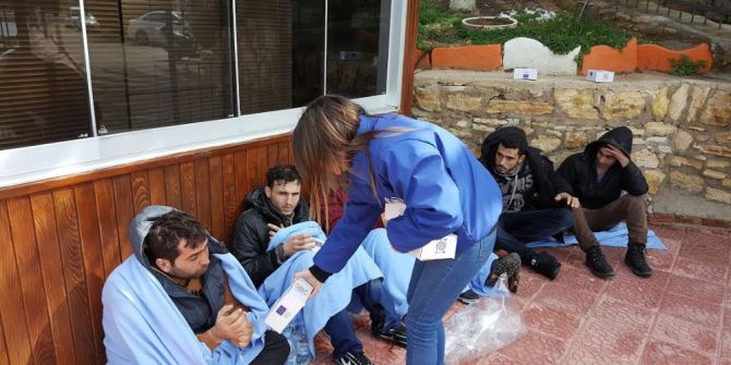 Sürüklenen Ve Batmak Üzere Olan Botta Can Pazarı