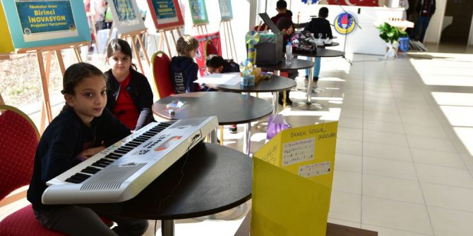Öğrenciler Kendi Yaptıkları Projeleri Sergilediler