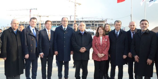 Bin 81 Yataklı Hastanenin İnşaatını Bakan Avcı İnceledi