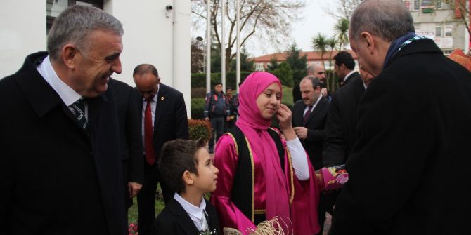 Cumhurbaşkanı Erdoğan, Büyükşehir Belediyesini Ziyaret Etti