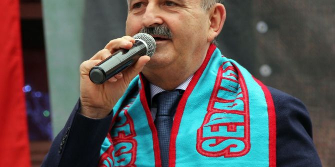 Bakan Müezzinoğlu: “Adında ‘Halk’ Olan Parti Halkla Yürüyemiyor”