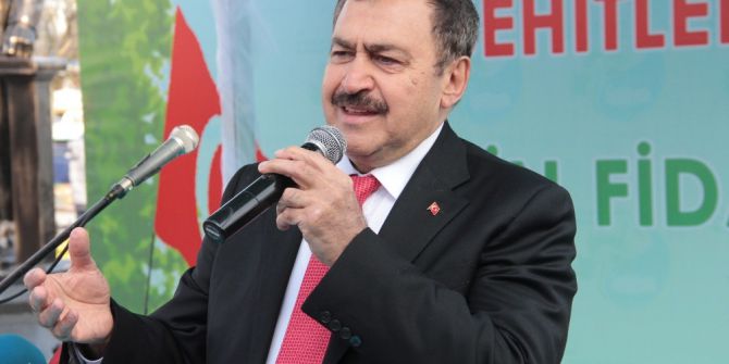Orman Ve Su İşleri Bakanı Veysel Eroğlu Sarıyer’de Fidan Dağıttı