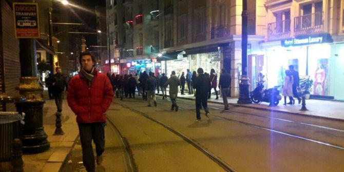 Sirkeci’de Raydan Çıkan Tramvay Beşiktaş Taraftarını Vurdu