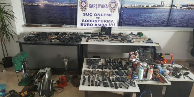 Evinin Çatı Katına Silah Atölyesi Kurdu