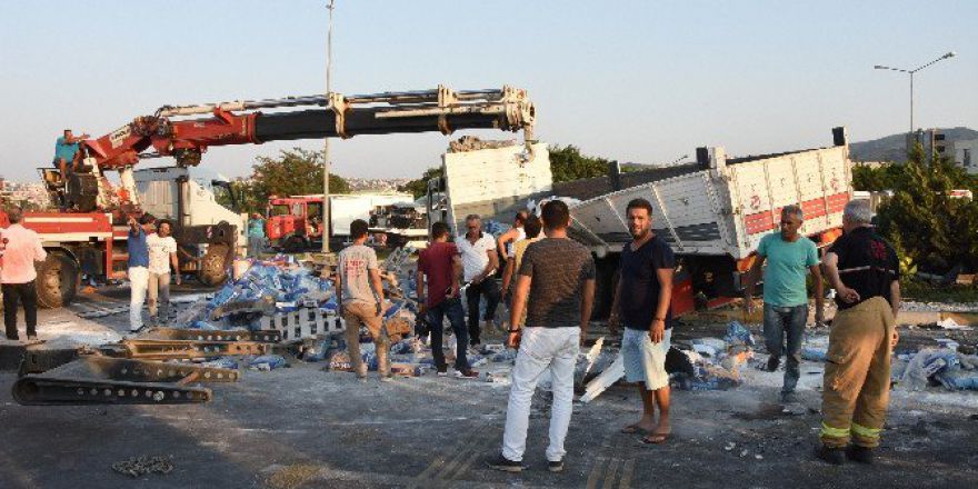 İzmir’de Zincirleme Trafik Kazası: 1’i Ağır 10 Yaralı