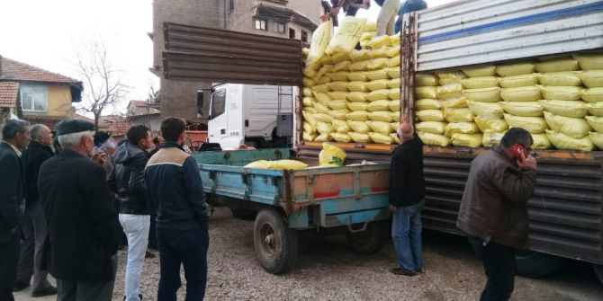 Hisarcık’ta Çiftçiler Yeni Ürün Gübreyi Kapıştı