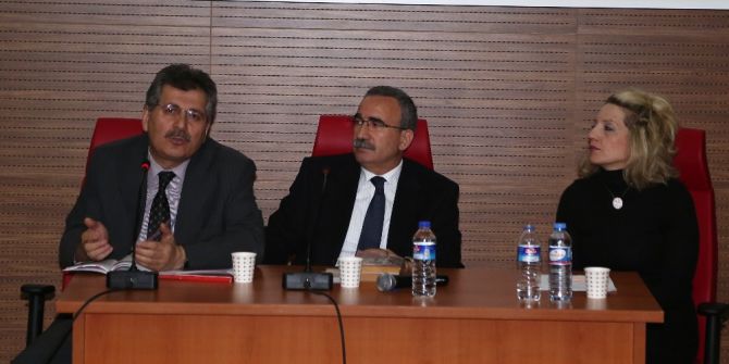 Erü’de ‘İstiklal Marşı Ve Çanakkale Zaferi Buluşması’ Konulu Konferans Düzenlendi