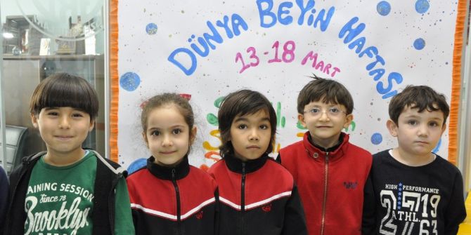 İlkokul Öğrencileri Dünya Beyin Haftasını Kutladı