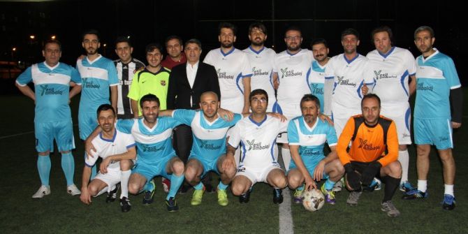 Başkan Yeşil’den Forma Hediyesi