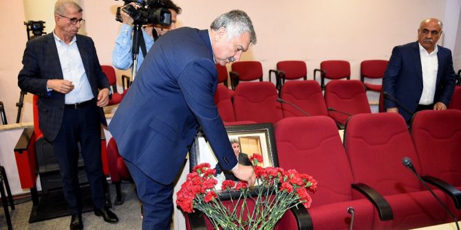 Seyhan Belediye Meclisi’nde Mehmet Adıgüzel Anıldı