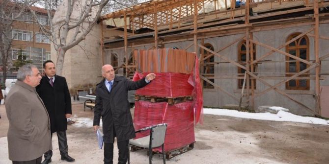 Vakıf Eserlerini İnceledi