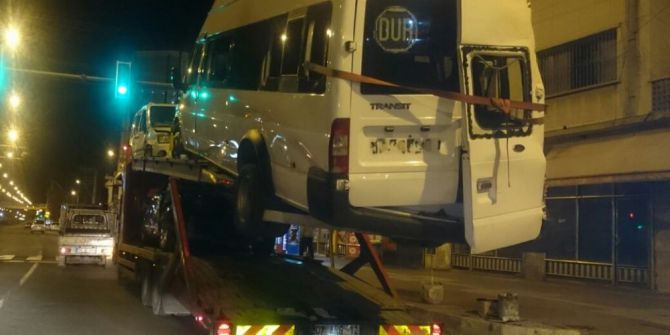 Şoför Kabininin Üzerinde Bile Araç Taşıdı