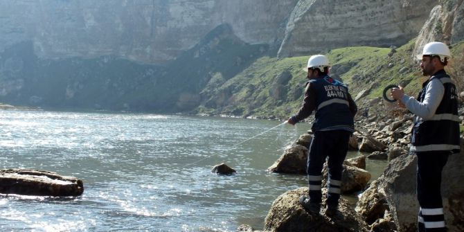 Arazi Geçit Vermeyince 600 Metrelik Hattı 7 Saatte Döşeyebildiler