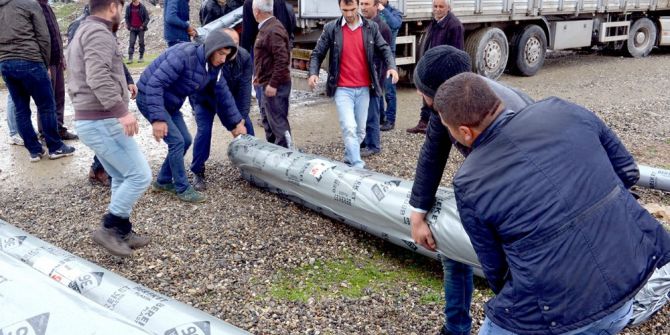 Batman’da Çiftçilere Sera Naylonu Dağıtıldı