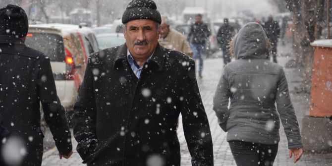 Muş’ta Lapa Lapa Kar Yağışı