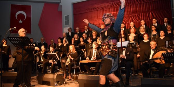 Yunusemre Tsm Korosundan Duygulandıran Konser