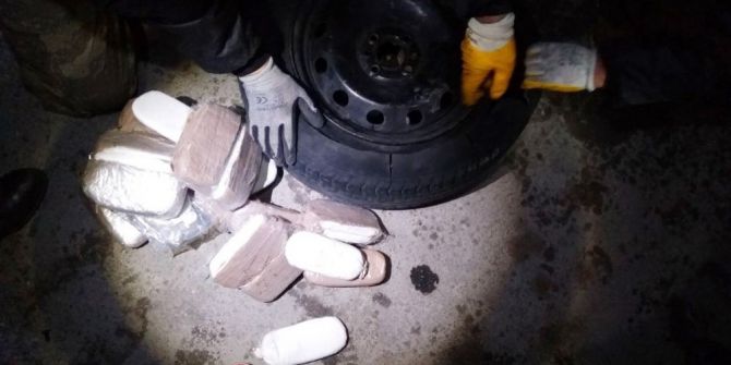 Yedek Lastikten "Markalı" Esrar Çıktı