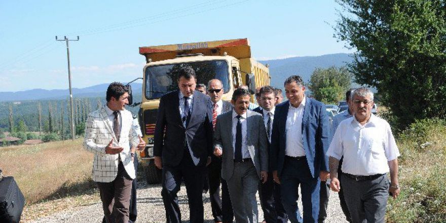 Özel İdari’nin Asfaltlama Çalışmaları Devam Ediyor