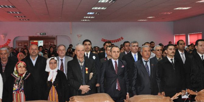 18 Mart’ı Üzüm Hoşafı Ve Ekmek Dağıtarak Hatırladılar