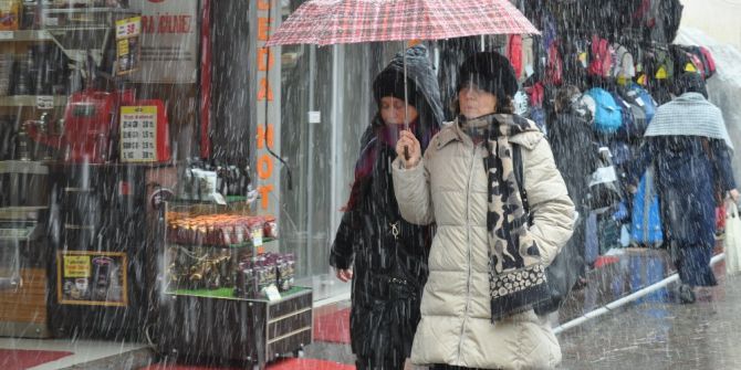 Eskişehir’de Beklenmeyen Kar Şaşırttı