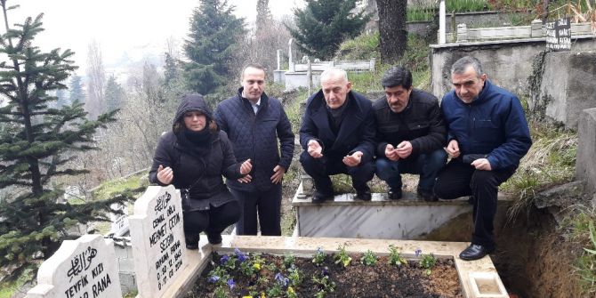 Gazeteci Çetin Sezgin Ölümünün 3. Yılında Mezarı Başında Anıldı